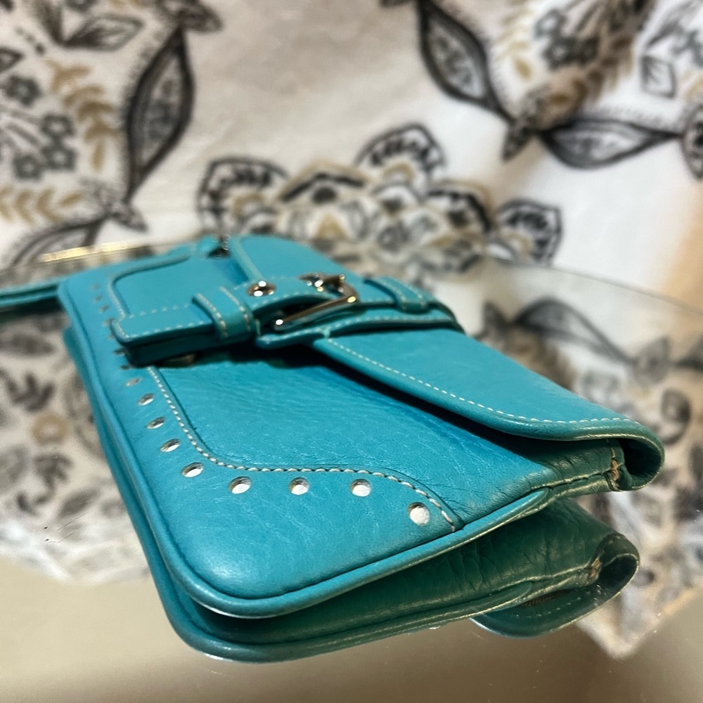 🚨FINAL PRICE🚨 Coach Women’s Leather Buckle Flap Wristlet, Blue - Picture 16 of 16